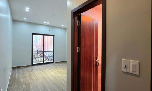 NHÀ DÂN XÂY ĐỘC LẬP 50m2 SÂN PARTY TẦNG 3 MIẾU HAI XÃ