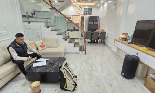 BÁN NHÀ 3 TẦNG 40m2 Ô TÔ VÀO TẬN CỬA CÁT LINH, TRÀNG CÁT