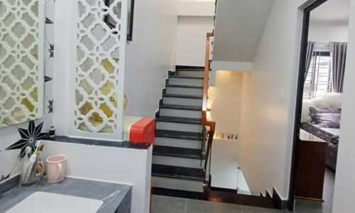 BÁN NHÀ 3 TẦNG LÔ GÓC 42m² THOÁNG ĐẸP PHỐ CHỢ LŨNG HOA
